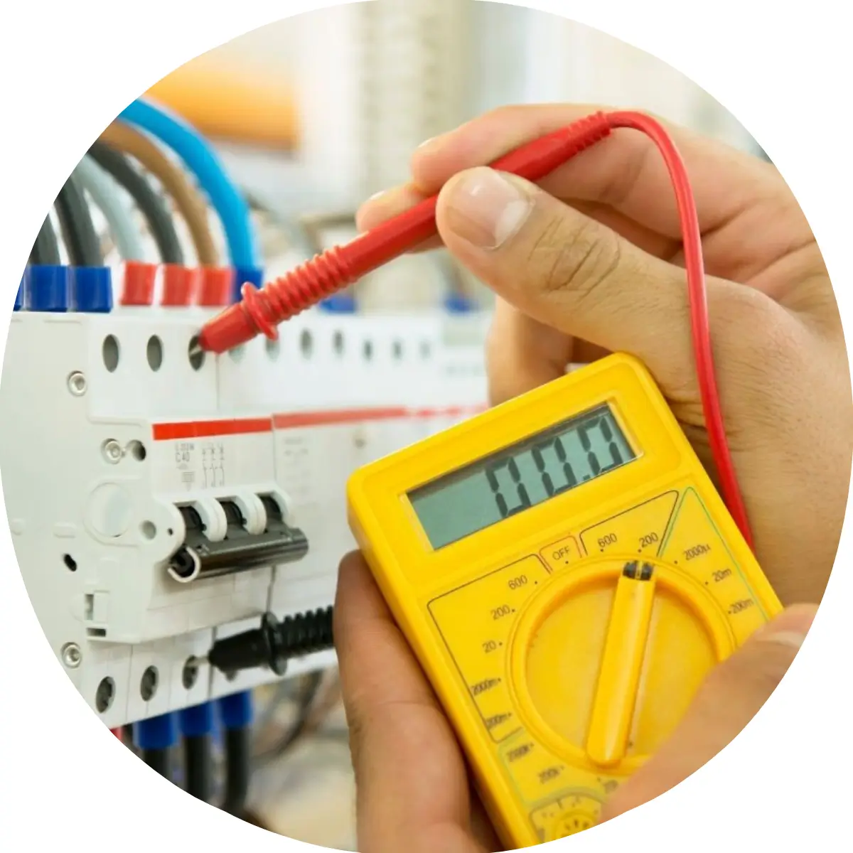 Precisão e Segurança na Engenharia Elétrica
