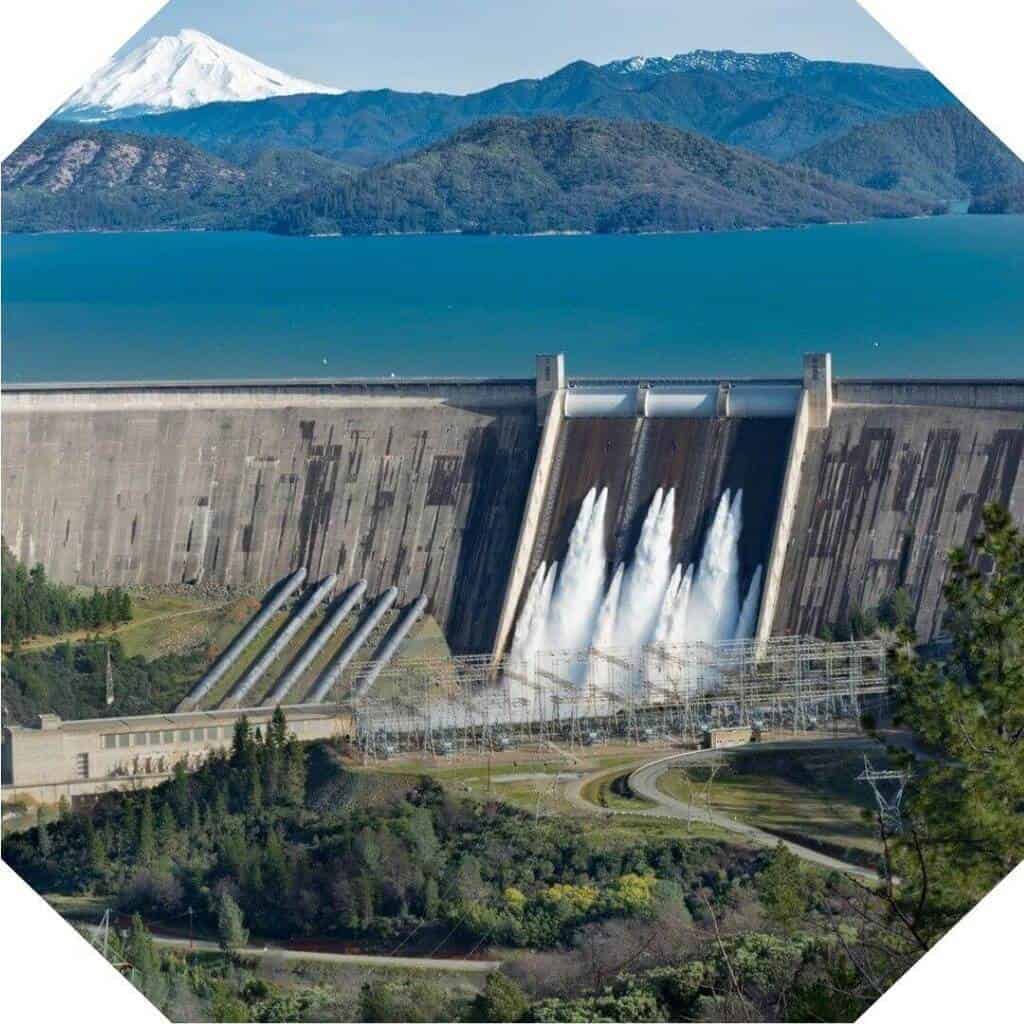 Grande Reservatório de uma Represa de Usina Hidrelétrica
