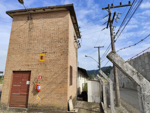Cabine abrigada - Aplica Engenharia