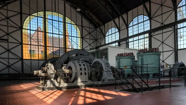 Sala de máquinas de uma usina - Aplica Engenharia